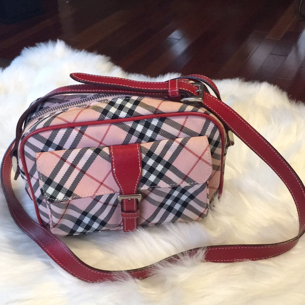 Burberry sling bag, blue label (8inchesx6inches)